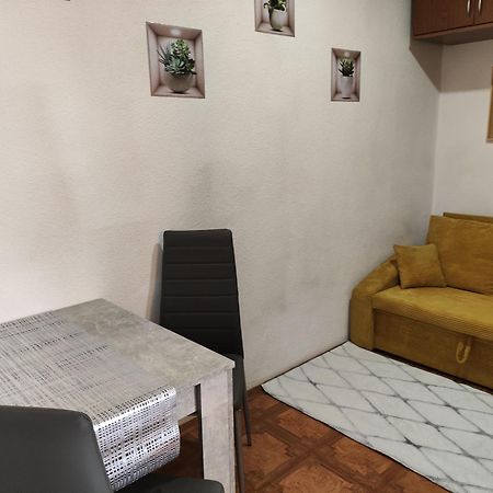 Byt V Centre Mesta سنينا المظهر الخارجي الصورة